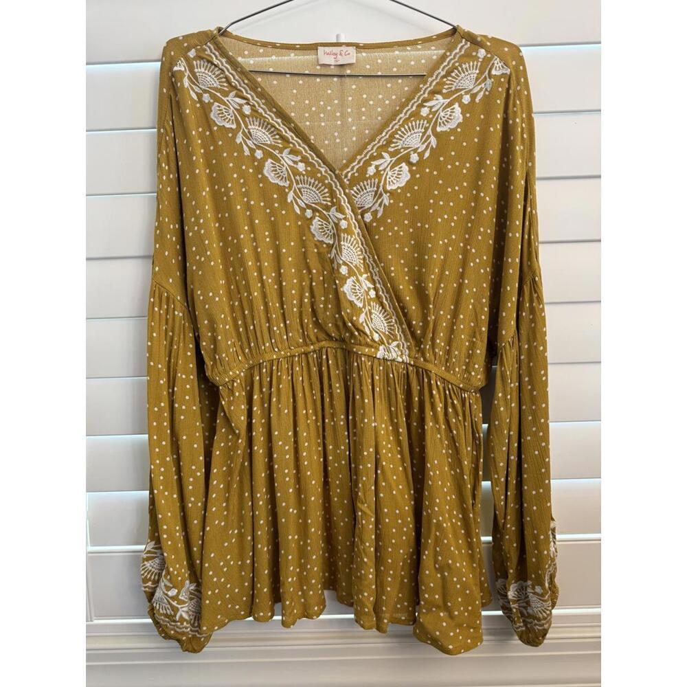 Hailey & Co. embroidered floral peplum blouse size Large - Picture 2 of 7